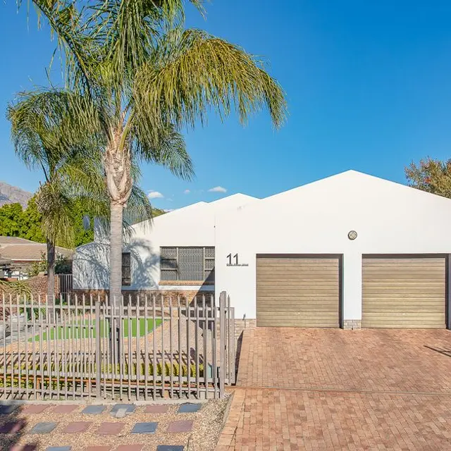 Move-in ready family gem in sought-after Nuwe Uitsig