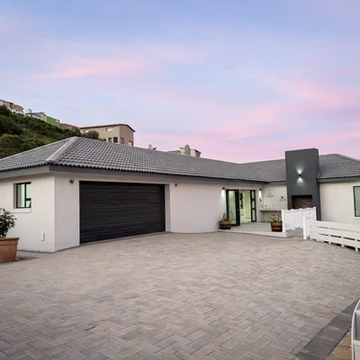 3 Bedroom House for Sale in Island View, Western Cape.
