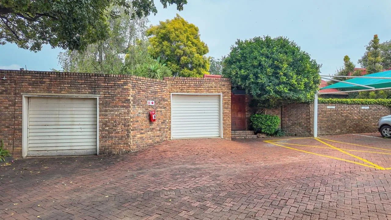 3 Bedroom Townhouse for Sale in Die Wilgers, Pretoria, Gauteng for R1,600,000. photo 2