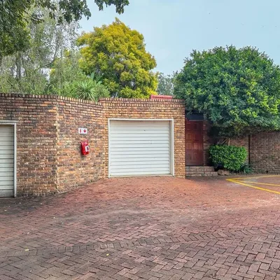 3 Bedroom Townhouse for Sale in Die Wilgers, Pretoria, Gauteng for R1,600,000. photo 2