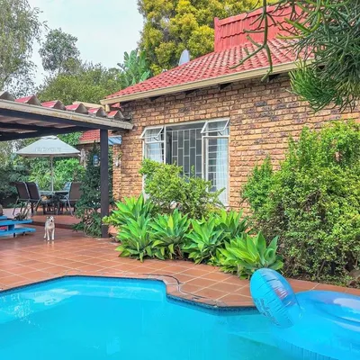 3 Bedroom Townhouse for Sale in Die Wilgers, Pretoria, Gauteng for R1,600,000.